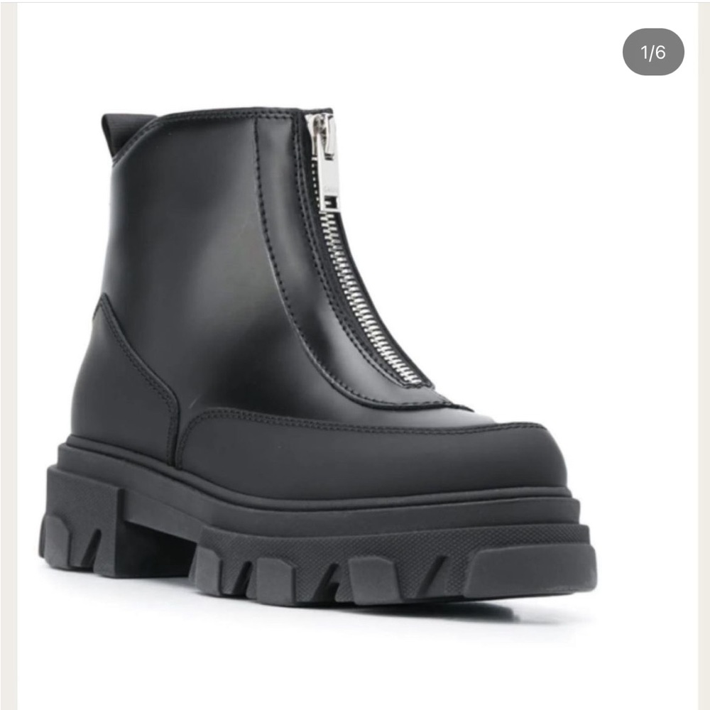 BNIB Ganni Zipper Boots